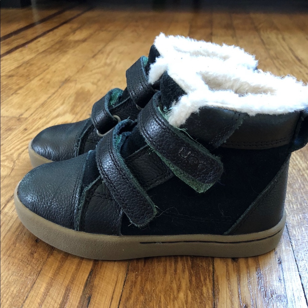 Ugg Toddler Boot Rennon sz 9